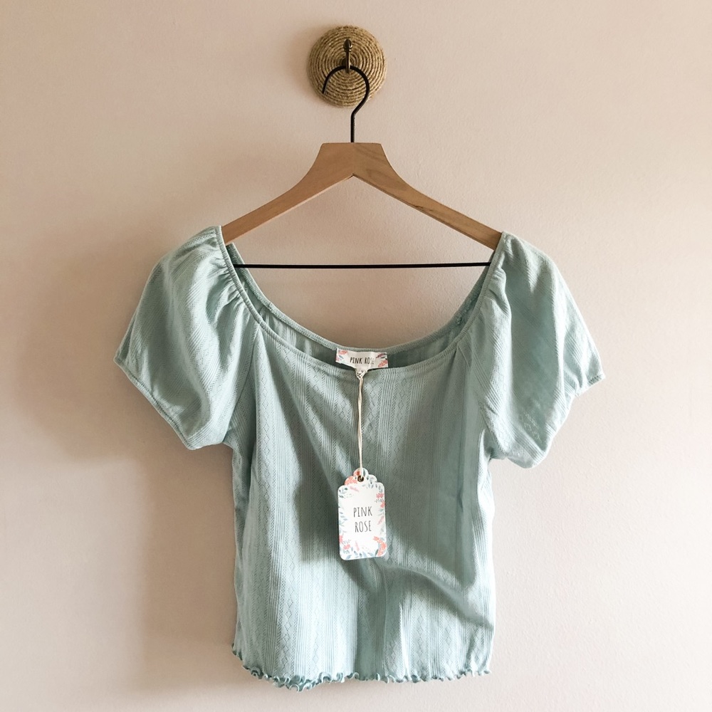 LETTUCE HEM RIBBED PUFF SLEEVE TOP